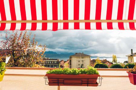 Store banne sur mesure choisir le vôtre