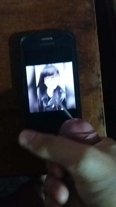 Acabando Sobre Foto De Amiga Con Lentes Free Gay HD Porn Fe XHamster