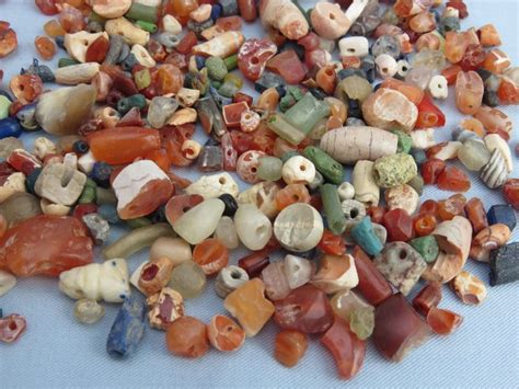 Indus Valley Harappan archaeological beads and fragments - 0,5 - 2 cm - Catawiki