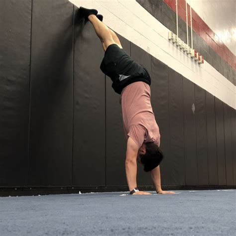 Handstand Training How To Do A Handstand Wall Walk And 4 Reasons Why