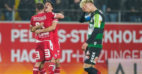 Liga Runde Gak Feiert Gl Cklichen Sieg Im Schlager Gegen