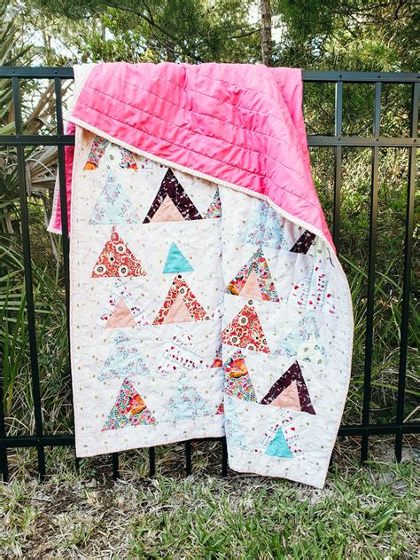 How I Learned To Hand Quilt With The Mod Mountains Pattern Suzy Quilts