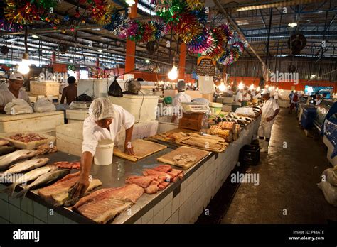 Mercado Municipal Na Regio Do Porto De Manaus Regio Central De