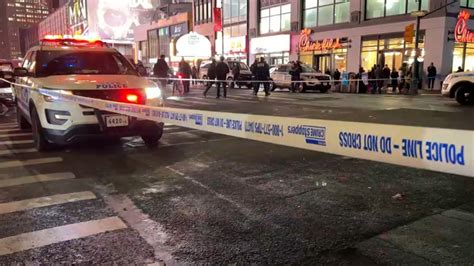 Nueva York Hombre Muere Tras Tiroteo En Times Square Telemundo New