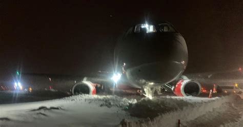 Rossiya Superjet suffers excursion after landing at Saransk | Flight Global