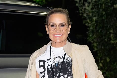 See Yolanda Hadid Young In Modeling Photos