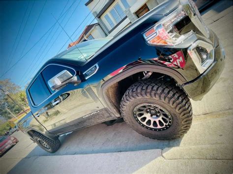 2021 Gmc Sierra 1500 Aggressive 1 Outside Fender On 17x9 12 Offset Fuel Vector And 35 X12 5