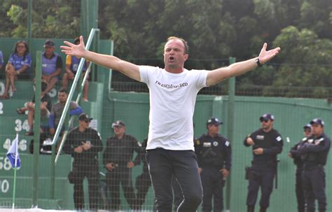 Após nova derrota do Corisabbá técnico Fernando Agostini pede