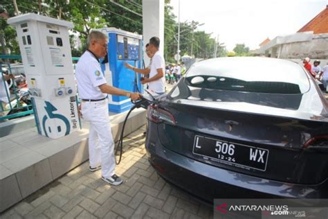 Pln Tambah Stasiun Pengisian Kendaraan Listrik Di Jatim Antara News