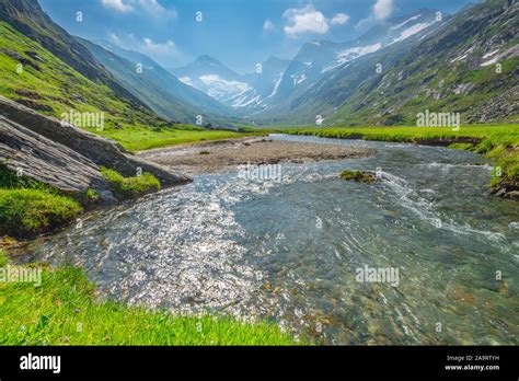 Glacier Carved Valley Hi Res Stock Photography And Images Alamy