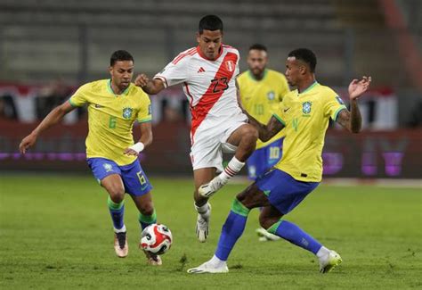 Sporting Cristal Vs Universitario Joao Grimaldo Piero Quispe Y Las