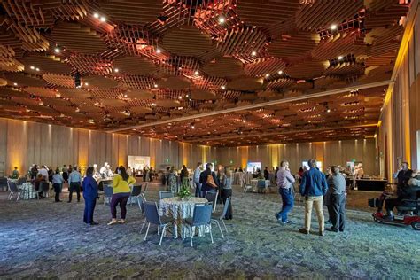 Oregon Convention Center Renovation And Plaza Usa E Architect