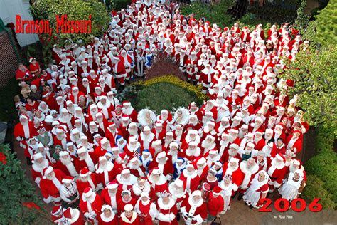 Convention Brings 1000 Santas And Mrs Clauses To Branson This Week