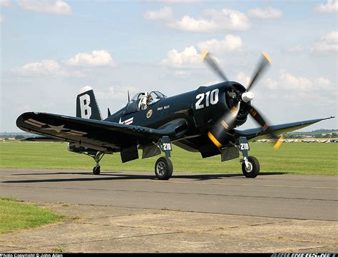 Asisbiz Airworthy Warbird Vought F4U 4 Corsair BuNo 97264 B210 F AZVJ 12