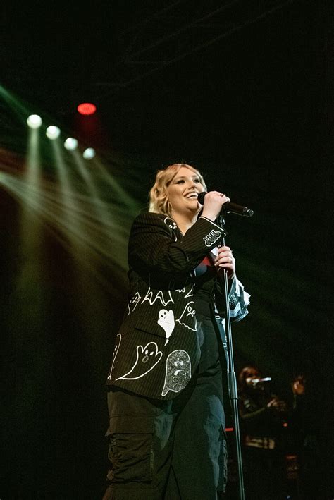 Live Review Ella Henderson At Shepherds Bush Empire Celebmix