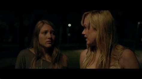 Está Detrás De Tí IT Follows 2014 Tráiler en Español YouTube