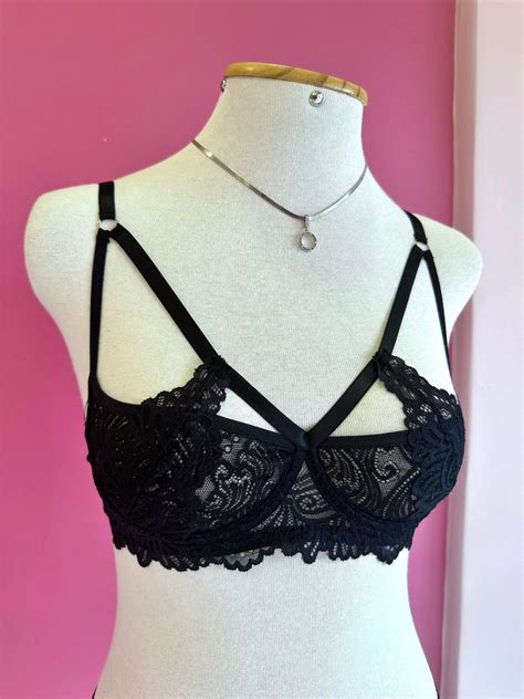 Conjunto Aquário Preto Lingerie e Sexshop Descubra o Poder da Sensualidade e Intimidade