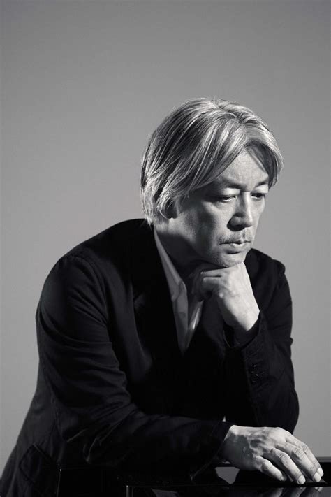 Ryuichi Sakamoto Playing The Piano El Mundo Se Para Saint Yves Music