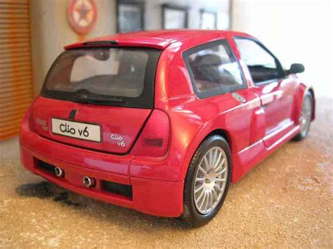 Coche Miniatura Renault Clio V Universal Hobbies Rojo Coches