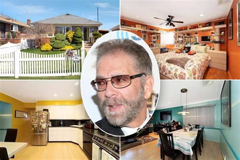 Howard Stern Show S Ronnie Mund Lists Queens Home For 916k