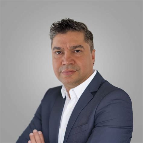 Teaming up with AI: Crafting a smarter future together [Article]