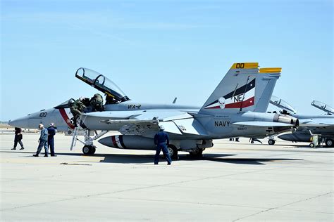 F A 18F Super Hornet 166977 NE 100 VFA 2 Bounty Hunters Flickr