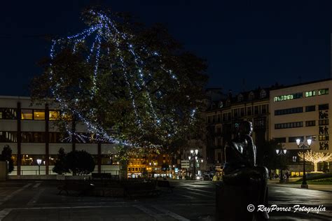 Plaza Del Carbayon Luces De Navidad En Oviedo Asturias Flickr