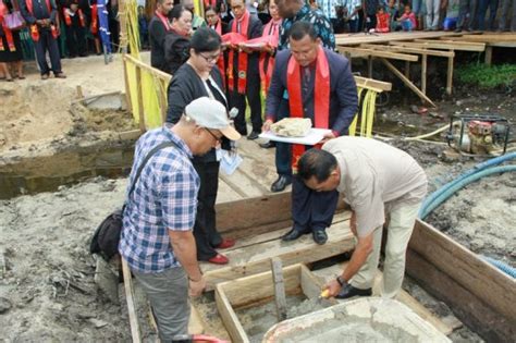 Bupati Mairuma Letak Batu Pertama Pembangunan Gereja Gpi Jemaat Sion