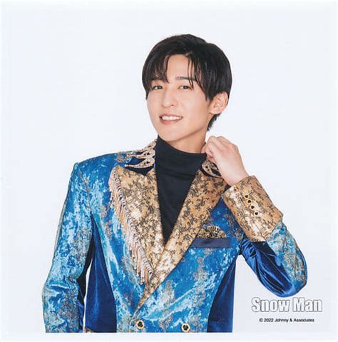 駿河屋 Snow Man目黒蓮サイズ89×89「johnnys Countdown 2022 2023」ましかくフォト（男性生写真）