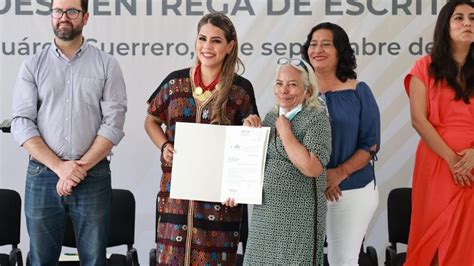 Evelyn Salgado Entrega Escrituras A Familias De Acapulco Mvs Noticias