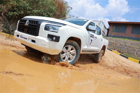 First Drive Mitsubishi Triton Gls Mt Si Pekerja Keras Di Medan Off Road