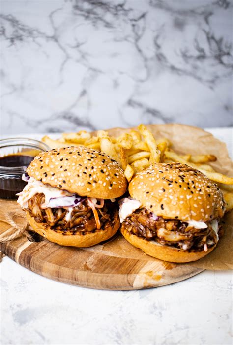 15 Minute Easy Vegan BBQ Pulled Jackfruit Burgers Vegan Easy