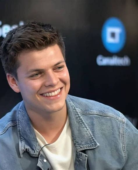 Alex Høgh Andersen Que guapo Hombres Vikingos