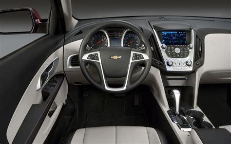 Gmc Terrain Chevrolet Equinox 2015 Une Lettre à La Poste 3 4