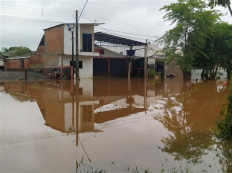 Rios transbordam e alagam pontos da cidade de Francisco Beltrão Grupo