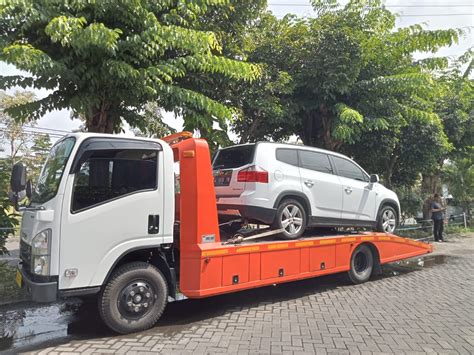 Tow... - Towing Mobil Jember & Mobil Derek Jember 082336154144