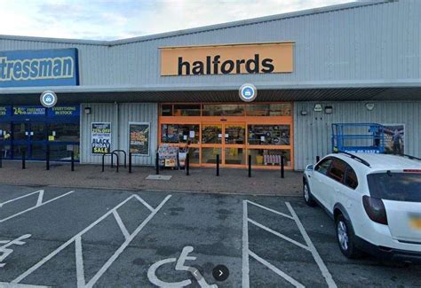 Halfords On Meadowlands Retail Park Set To Close Doors