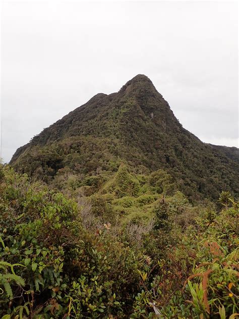 Gunung Korbu And Gunung Gayong Korga Gunung Korbu And Gunung Flickr