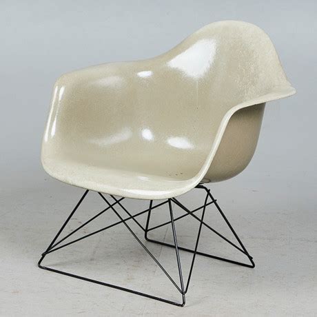 Charles Ray Eames Hermann Miller Stuhl Lounge Chair Modell Lar