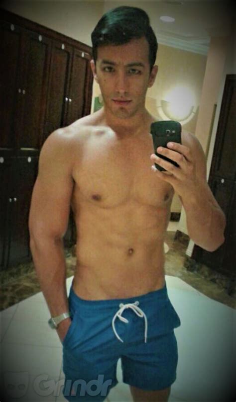 Hot Guys Of Grindr