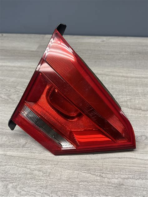 Used Oem Volkswagen Passat Tail Light 2012 2015 Driver Side Rear Inner Ebay