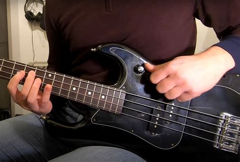 Best Left Handed Bass Guitars Guide - Guitar Space