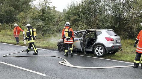 Pkw geriet auf der Bundesstraße 6 in Brand