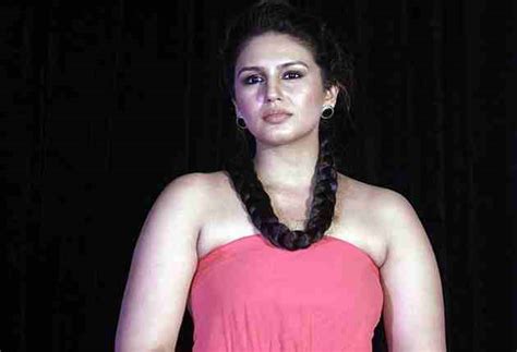 Huma Qureshi Hot Pics Unseen Bikini Bra Photos