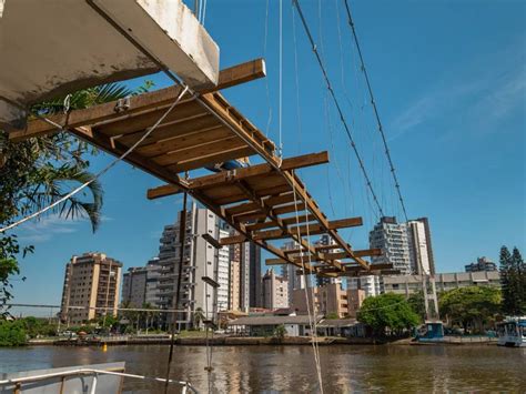 Reconstrução da Ponte Pênsil entre Torres e Passo de Torres avança