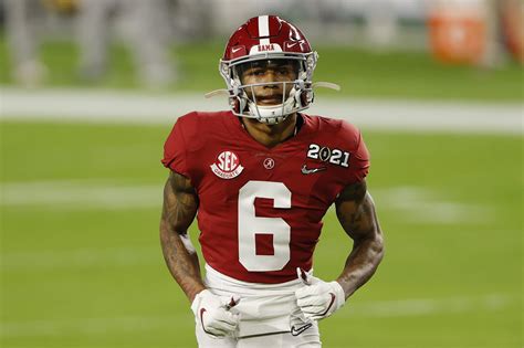 Devonta Smith Player Stats Alabama Wr Dominating But Injury Has Him In