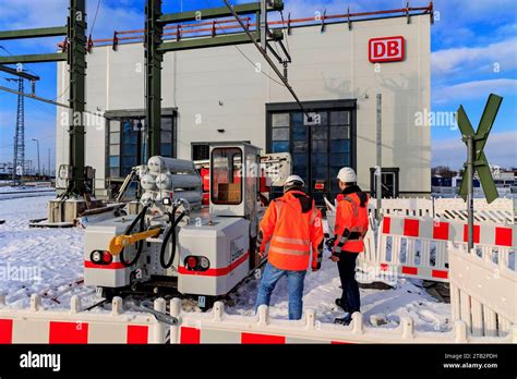 Innenausbau für zweigleisigen Halle 2 des neuen DB ICE