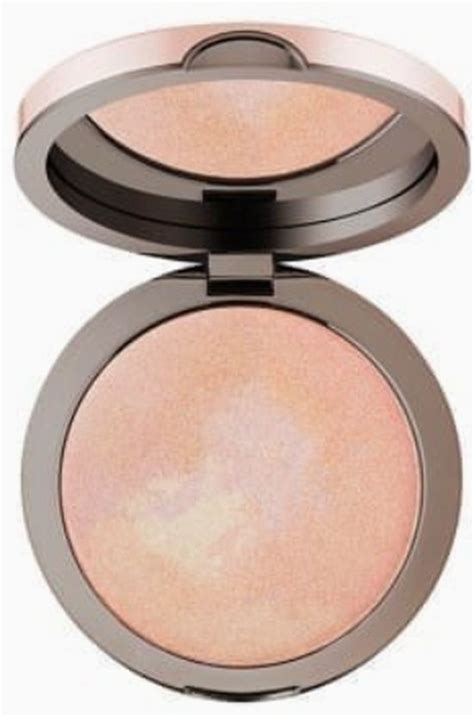 Delilah Compact Poeder Face Pure Light Compact Illuminating Powder Aura