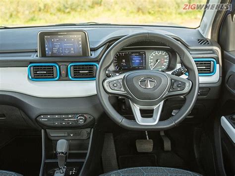 tata punch petrol variants  introduced  sunroof