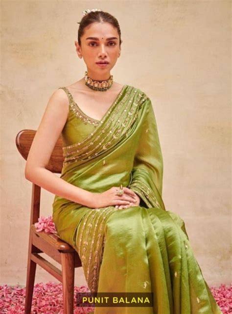 Pin By Srishti Kundra On Desi Attire Saree Green Saree Indian Fashion